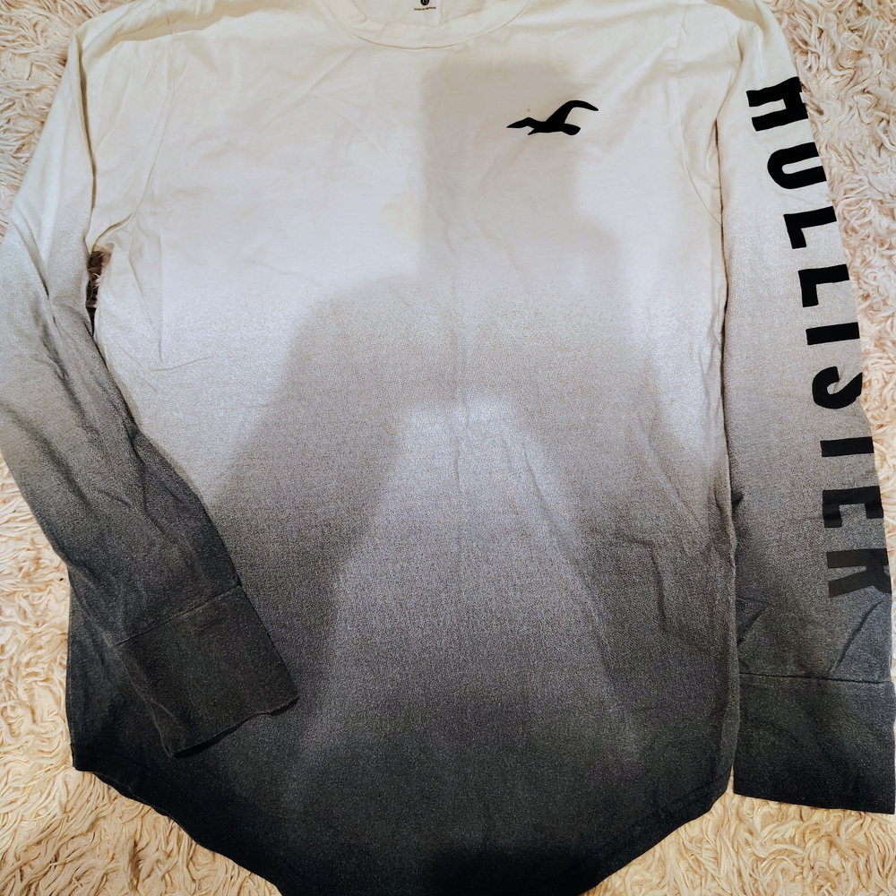 Hollister Men's Ombre Black and White Long Sleeve Tee